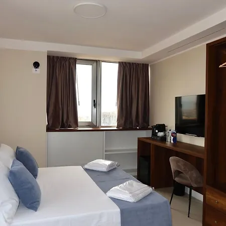 Altavista Tower 4*